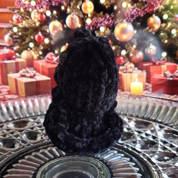 Handcrafted knit chenille kitty - Picture 3 of 7